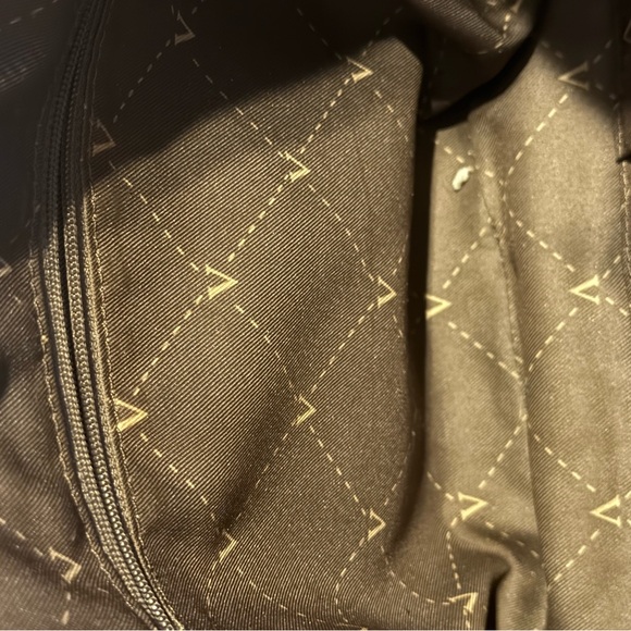 Vince Camuto Lizel Convertible Leather Black Textured Shoulder/Crossbody Bag - Picture 12 of 16